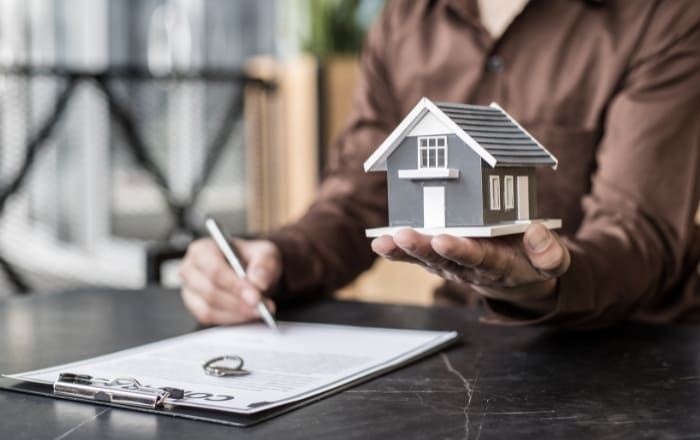 Investimento imobiliário vale a pena? Conheça as principais formas